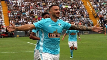 Emanuel Herrera no oculta su emoción por Sporting Cristal: “Es hermoso y lindo todo el cariño que me da la gente”