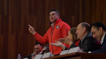 Turbulencia en el PRI: más