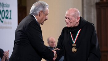 Un fraile y un petrolero