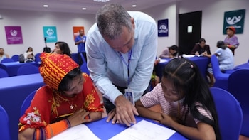 98 mujeres en Panamá apuestan a la educación que les fue negada en su infancia
