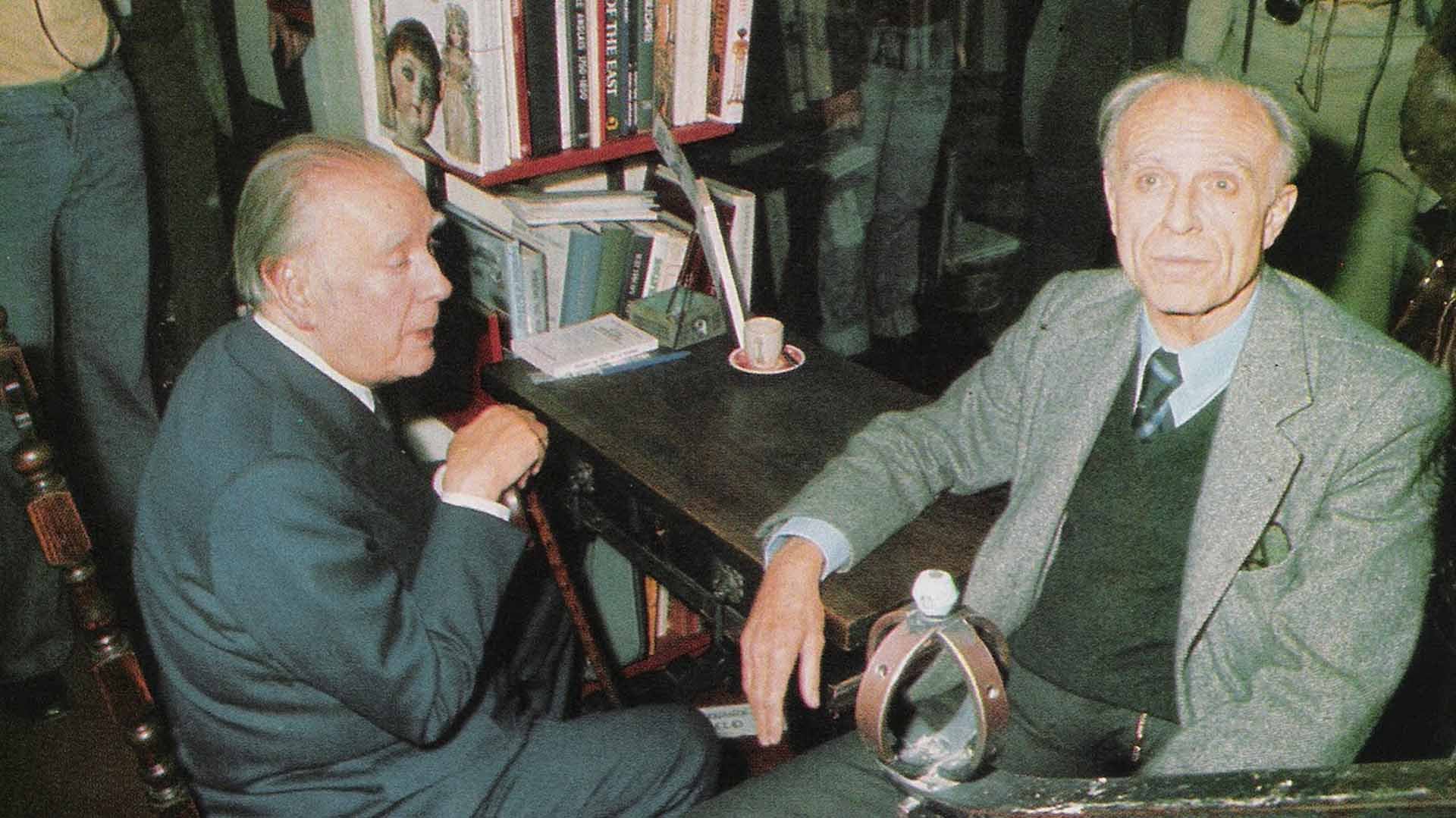 El día que Borges pensó en dar vuelta el argumento de Bioy Casares imaginando una “Guerra del Cerdo” al revés