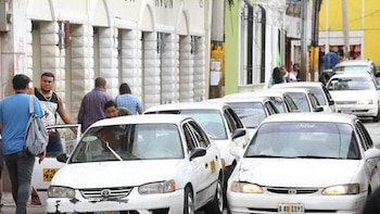 Ajuste al taxi colectivo en Honduras: pasaje sube L5 (0.19 USD) a partir del próximo lunes 27 de abril
