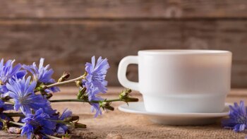 Una taza de café con