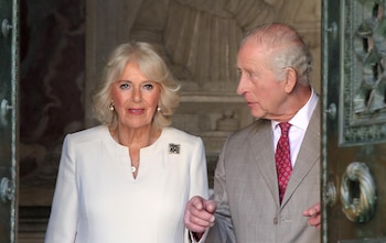Carlos III y Camilla en