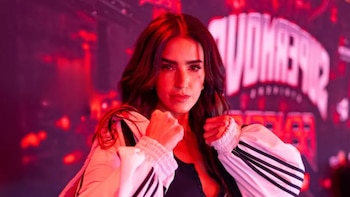 Bárbara de Regil sorprende por su gran parecido con John Lennon: memes, burlas y más sobre su grave error viral