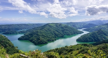 El embalse Amaní cuenta con un mirador que permite admirar la belleza natural del municipio - crédito Ecohotel Campoalegre