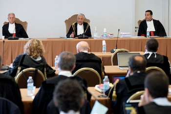 El purpurado italiano está imputado con otras 9 personas en este juicio que desde julio de 2021 trata de esclarecer supuestas irregularidades en la Secretaría de Estado vaticana (Vatican Media/Handout via REUTERS)