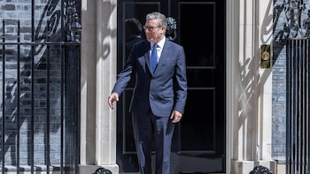 Un centenar de diputados laboristas piden la dimisión de Starmer como primer ministro de Reino Unido