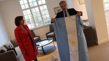 Alberto Fernández y Arabela Carreras