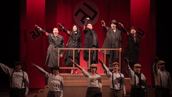 Humor negro, mafia y ecos del Tercer Reich: así se ve el nuevo Arturo Ui del Teatro Libre