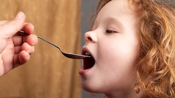 Uso de antibióticos en la infancia vinculado al SII