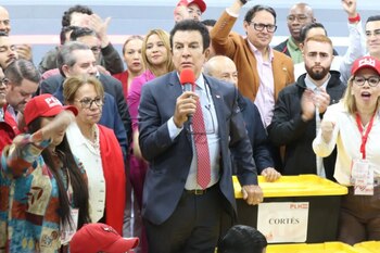 El excandidato afirmó que continuará participando en política pese al proceso administrativo abierto en su contra. (FOTO: La Prensa)