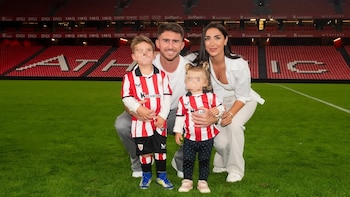 La historia de amor de Aymeric Laporte: Sara Botello, la animadora vasca que lo dejó todo por seguirlo a Manchester y celebró su regreso al Athletic