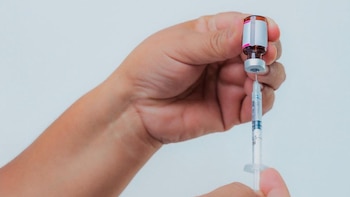 El Salvador adelanta vacunación de bebés tras detectar casos confirmados de sarampión