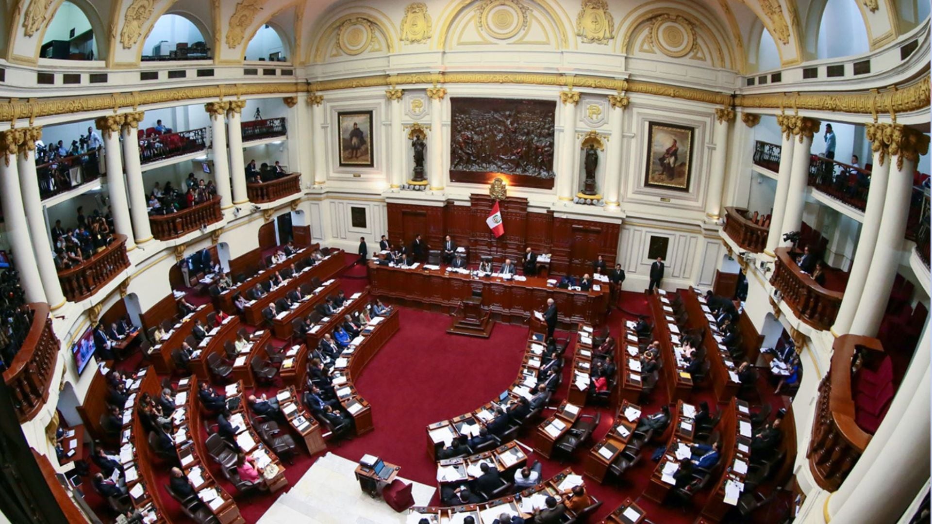 El reciente cambio en el régimen de concesiones mineras intensifica la preocupación sobre la expansión de la minería ilegal y el impacto ambiental negativo.