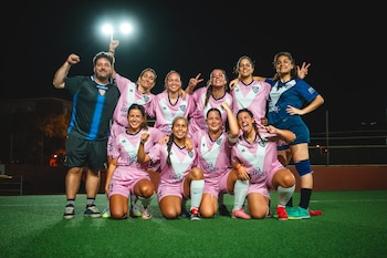 El equipo femenino del Vélez de Barcelona también es parte del proyecto deportivo del club fundado por argentinos (Gentileza: Club Deportivo Vélez de Barcelona)