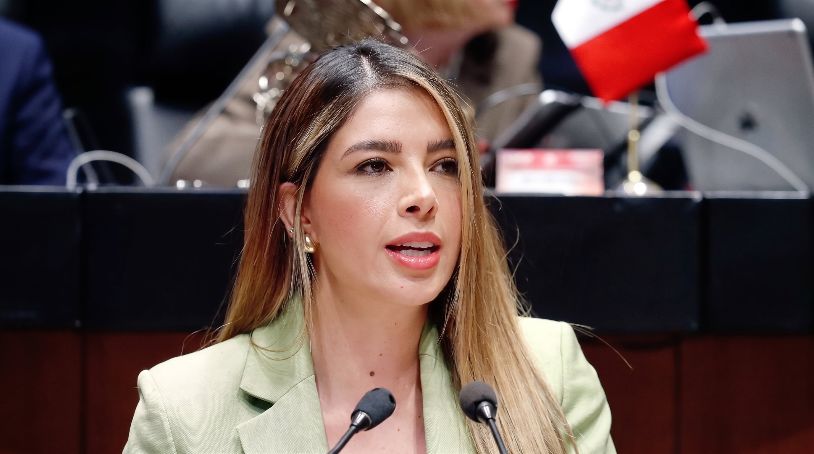 Aunque la “Ley Esposa” fue eliminada, Ruth González mantiene abierta la puerta a competir por la gubernatura potosina.