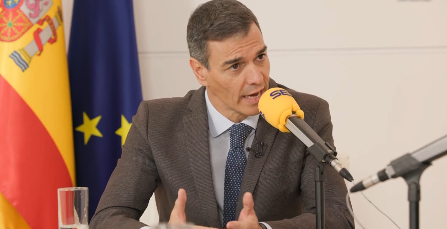 Pedro Sánchez, entrevistado por Àngels Barceló en la Cadena SER.