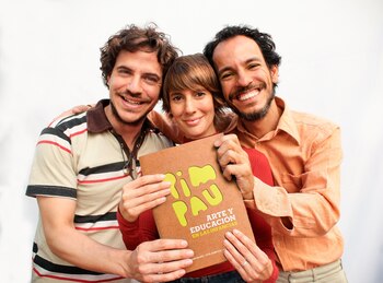 Pim Pau y su libro