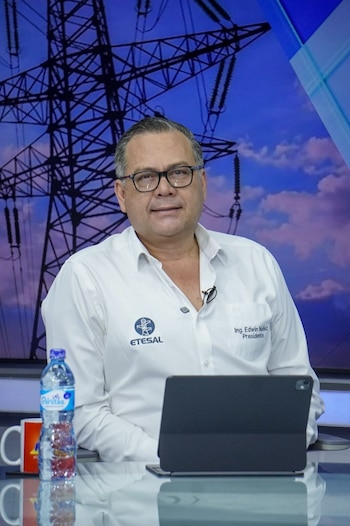 El presidente de ETESAL, Edwin Núñez, informó que el consumo energético en La Libertad crece más del 25 por ciento anual, por lo que la nueva subestación es importante en el sector./ (Diálogo 21)
