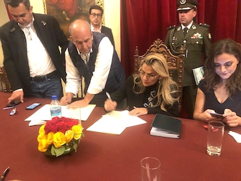 Nadia Beller, la abogada boliviana que fue baleada y acusó al asesor del presidente de Rodrigo Paz, Fernando Cerimedo