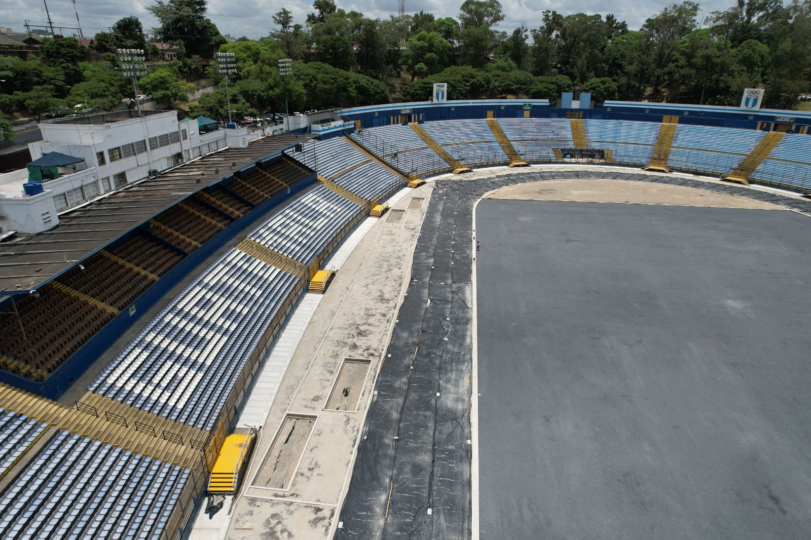 La remodelación del estadio Doroteo Guamuch Flores muestra deterioro antes de concluir, con pagos por más de Q9.5 millones y una nueva modernización proyectada por la CDAG para 2027. (Cortesía para Infobae América/José Chic)
