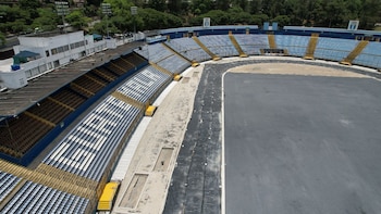Estadio Doroteo Guamuch Flores en Guatemala: grietas en una obra inconclusa, 1.3 millones de USD pagados y una nueva licitación rumbo a 2027