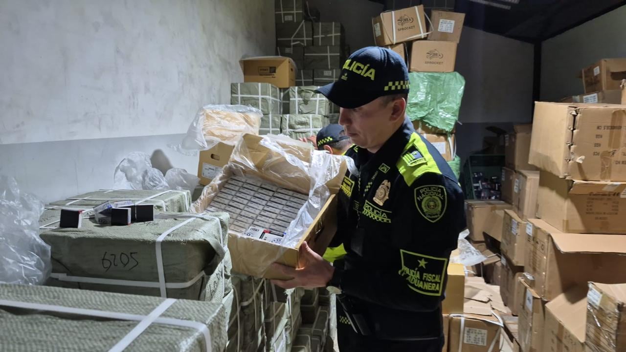 En Bosa se incautaron 165 envases de aceite y más de 14.000 insumos para envasado fraudulento, ninguno de los cuales cumplía normas técnicas ni de seguridad - crédito Mebog