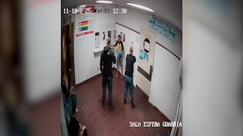 Imputaron a cuatro policías por reducir y causar la muerte de un hombre que entró armado a un hospital de Neuquén