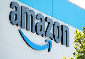 Amazon anunció en enero de 2026 un recorte de 16.000 empleos corporativos para simplificar su estructura administrativa. (Foto: EFE/EPA/Cristóbal Herrera-Ulashkevich)