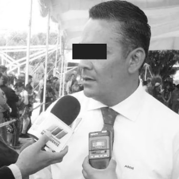 Presuntamente el cuerpo localizado en la Jeep gris corresponde al exservidor. Crédito: Redes Sociales