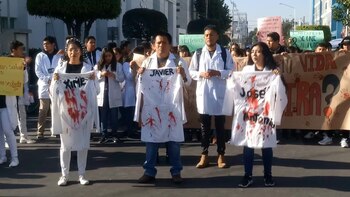 Miles de estudiantes y conductores