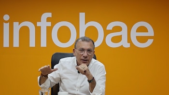 Roy Barreras defiende un centro