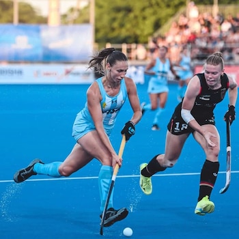 Sofía Cairó, la jugadora de 23 años que se consolidó como la figura de Las Leonas y convirtió en penal del título (@soficairo_)