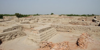 La ciudad alcanzó hasta cien mil habitantes entre 2600 y 1900 a.C., consolidándose como una de las mayores urbes del mundo antiguo (Wikimedia Commons)
