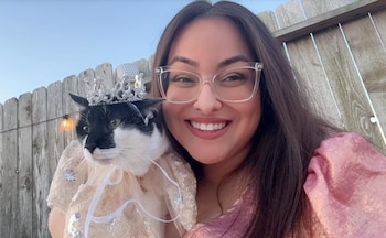 Miranda adoptó a Holly cuando