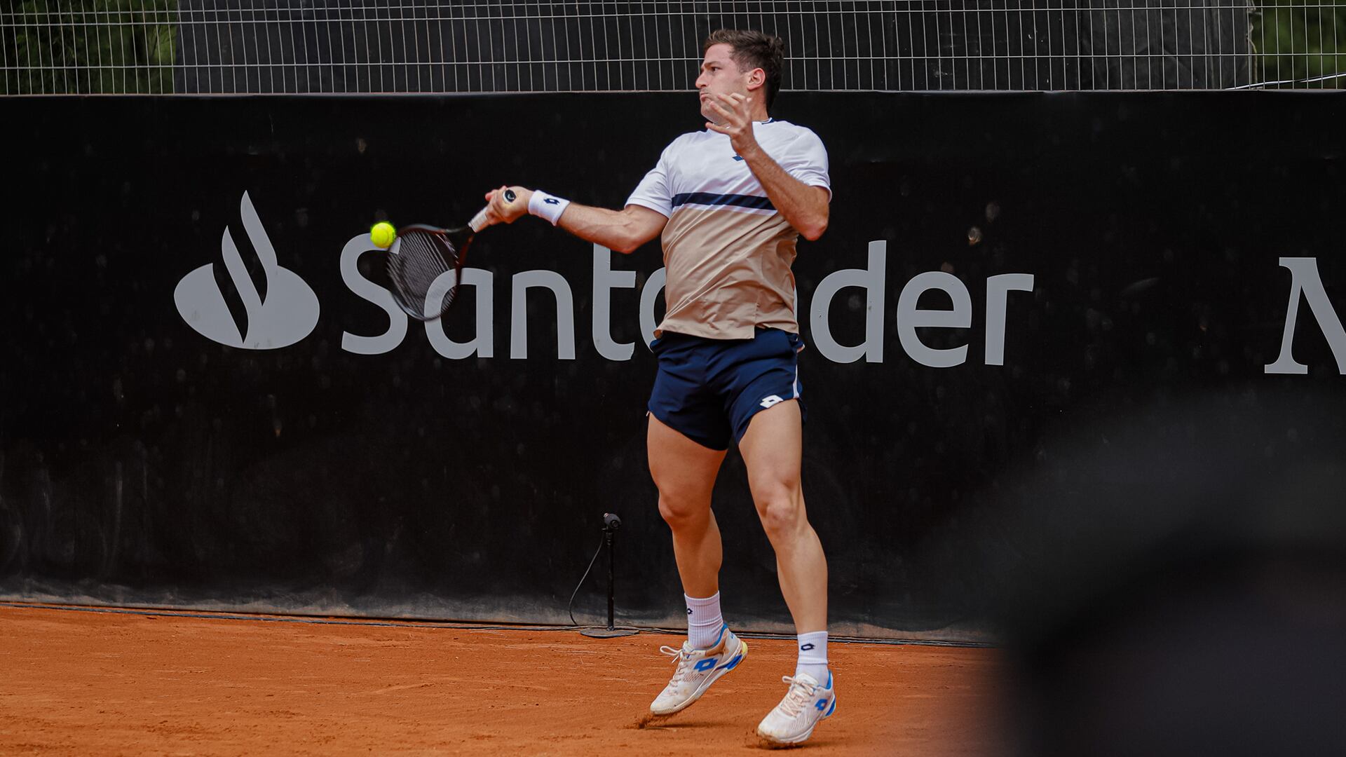 Federico Gómez cayó en la semifinal de este sábado ante Alex Barrena en el AAT Challenger de Villa María (Foto: Omar Rasjido / Prensa AAT)