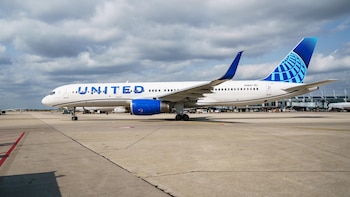 Turespaña y United Airlines invertirán 347.000 euros en las rutas de Nueva York con Bilbao y Santiago