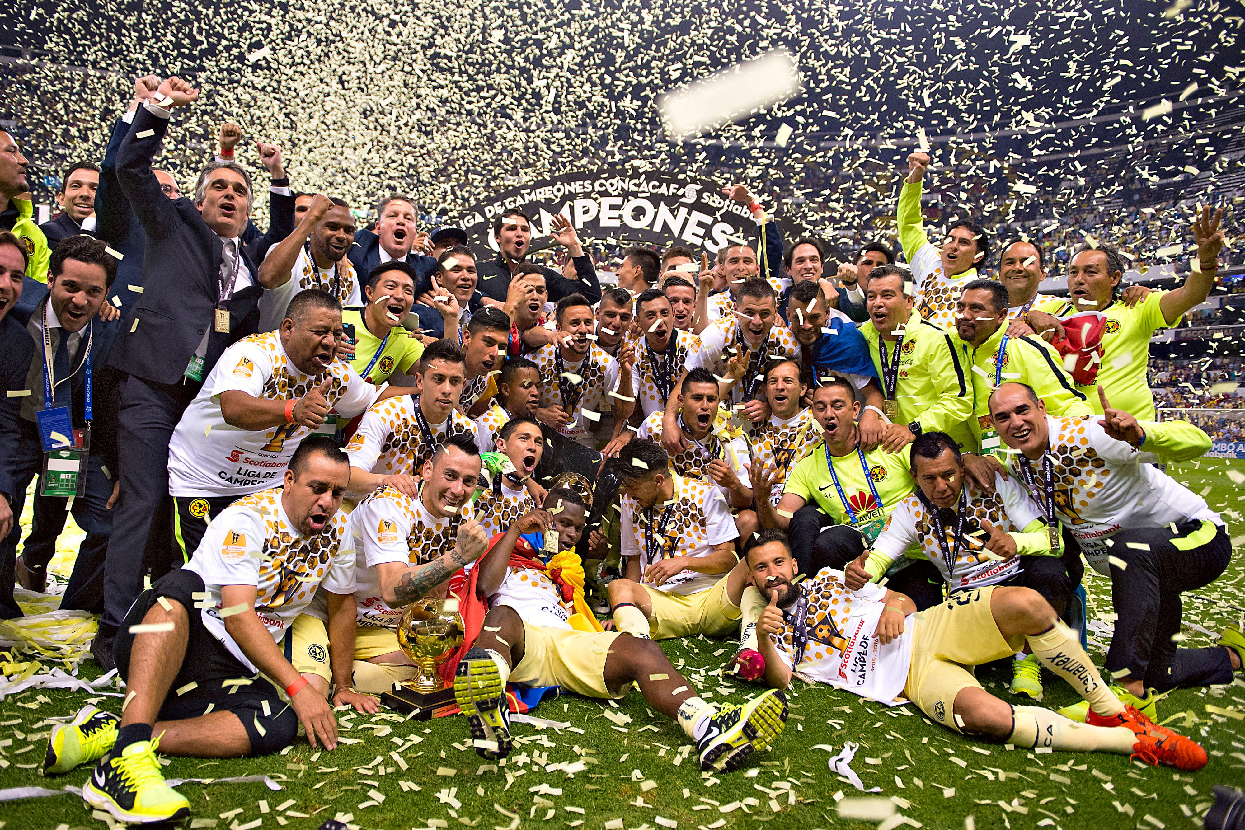 Action photo during the match America (MEX) vs Tigres UANL (MEX), at Azteca Stadium. Scotiabank CONCACAF Champions League 2015/2016. ---- Foto de accion durante el partido America (MEX) vs Tigres UANL (MEX) en el Estadio Azteca, Partido de Vuelta Correspondiente a la Gran Final de la Liga de Campeones CONCACAF Scotiabank 2015/2016, en la Foto: America Campeon--- 27/04/2016/MEXSPORT/ Javier Ramirez.