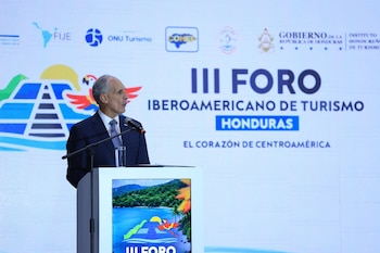 Asfura participó en el III Foro Iberoamericano de Turismo realizado en San Pedro Sula. (FOTO: Presidencia de Honduras)
