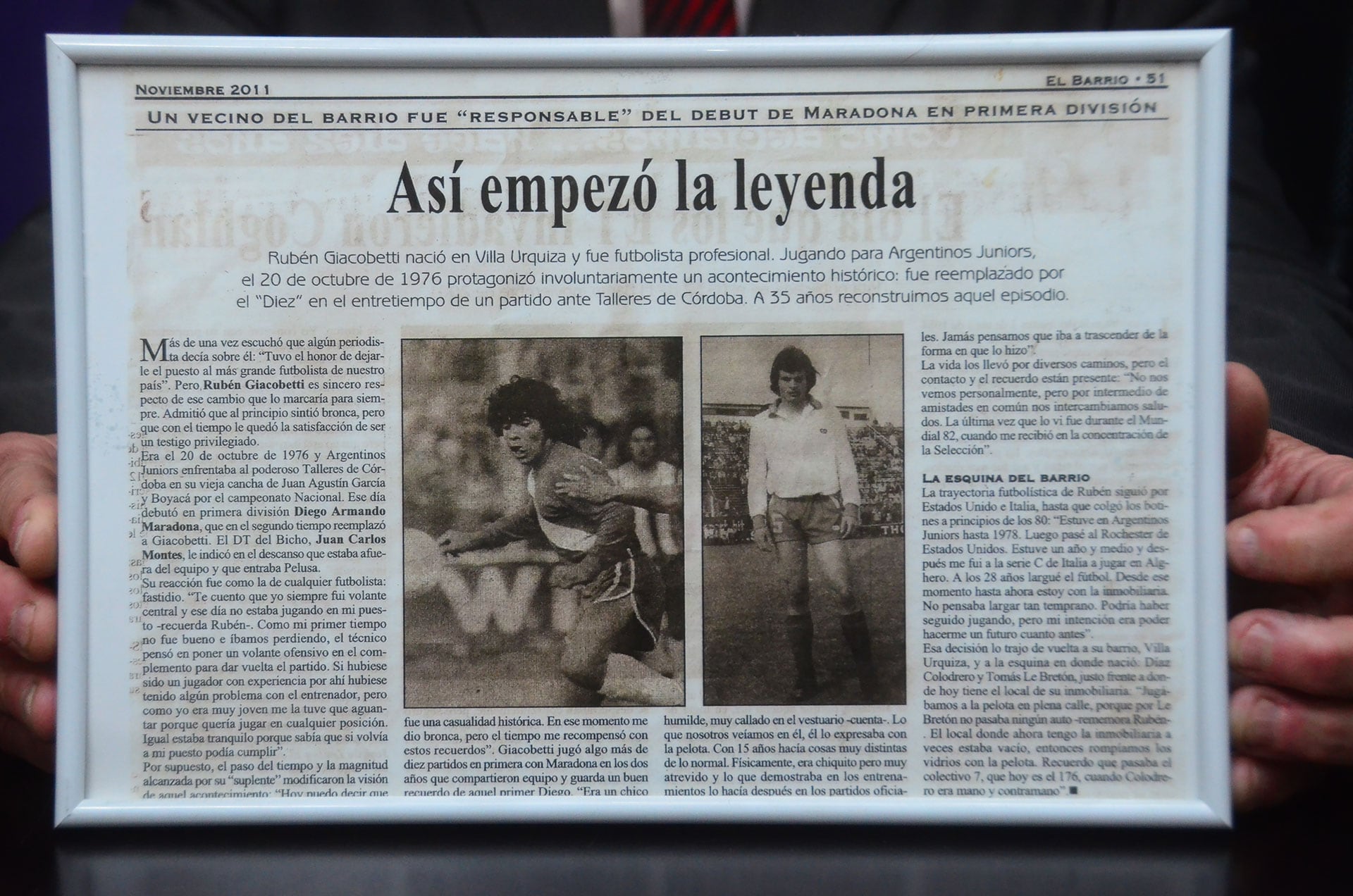 Artículo sobre el rol de Giacobetti en el debut de Maradona que el hoy martillero público atesora en su inmobiliaria