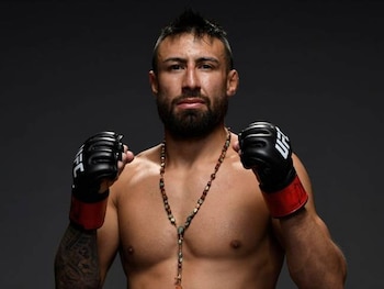 Chris "El guapo" Gutiérrez enfrentará