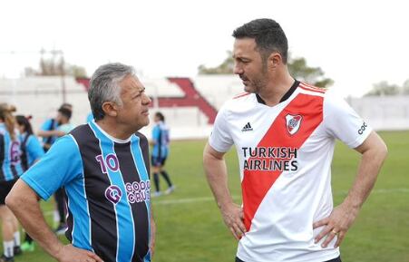 Alfredo Cornejo y Luis Petri en un amistoso deportivo (Foto: Instagram)