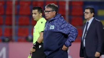 Hernán Darío “Bolillo” Gómez sufrió una de las peores derrotas en su carrera con El Salvador: “Con esto lo tienen que echar a uno”