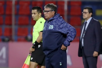 Bolillo Gómez fue muy severo con la actuación de su equipo en la goleada que recibió ante Guatemala-crédito Fernando Ruiz/EFE