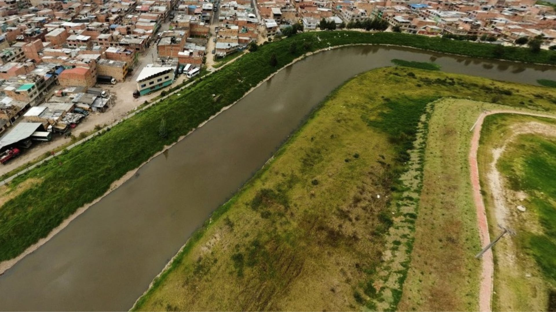 La llegada del Fenómeno de El Niño en 2026 amenaza con agravar los riesgos de desabastecimiento de agua e incendios forestales en la región - crédito @HamiBarrios / X