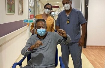 Pelé seguirá recuperándose en su