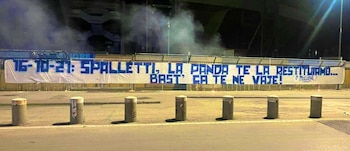 Hinchas del Napoli robaron el