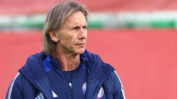 Ricardo Gareca convocado de urgencia por la Federación de Chile tras duras derrotas en Eliminatorias 2026. - créditos: Photosport