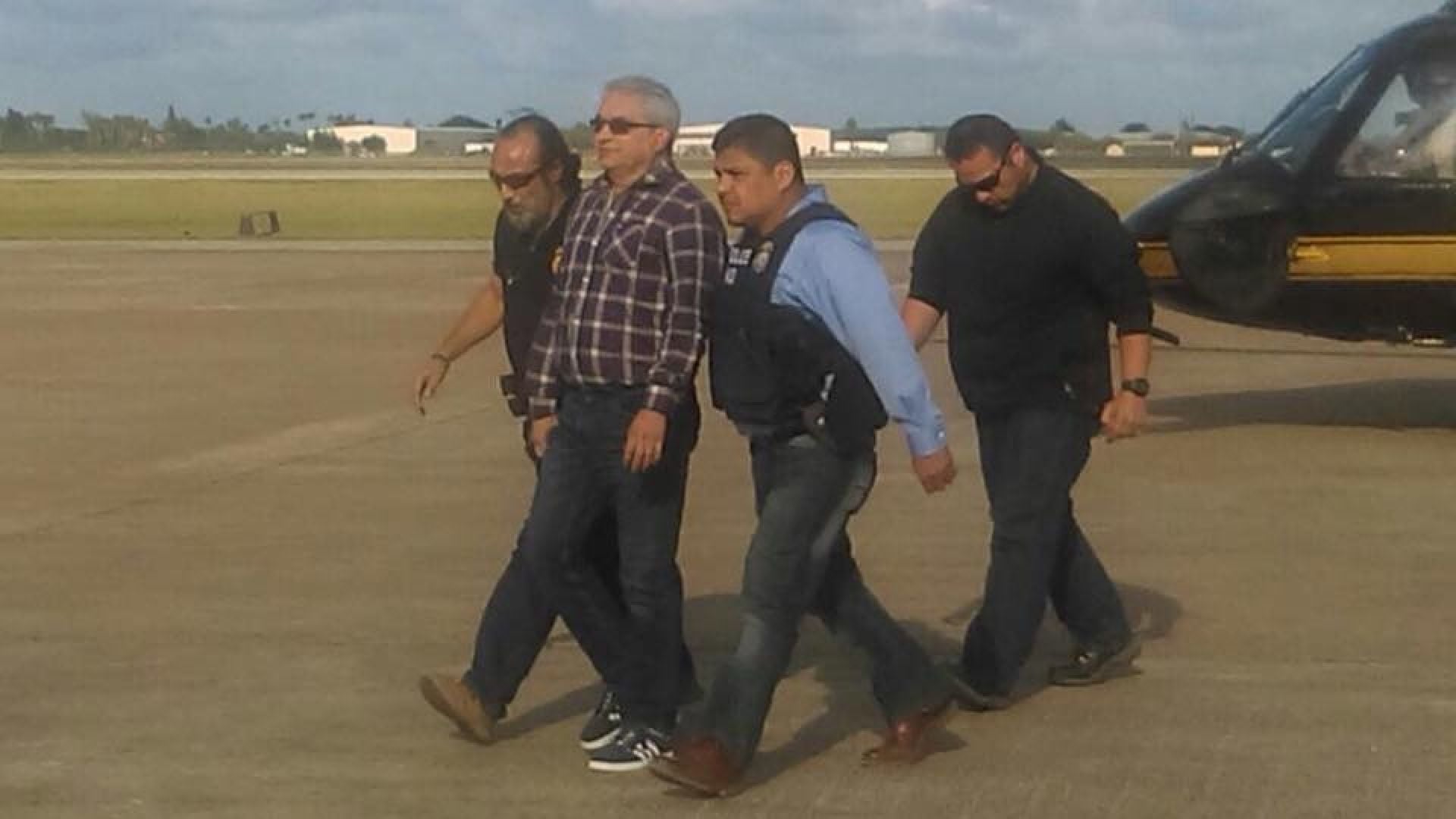 BROWNSVILLE, TEXAS, 20ABRIL2018.- Tomás Yarrington, ex gobernador de Tamaulipas, este día fue extraditado a los Estados Unidos, para enfrentar los cargos que lo vinculan con el crimen organizado. Se contempla que el próximo lunes 23 de abril sea presentado ante el magistrado de la entidad.FOTO: CUARTOSCURO.COM